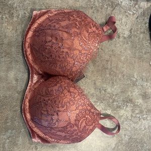 Pink Victoria’s Secret push up bra